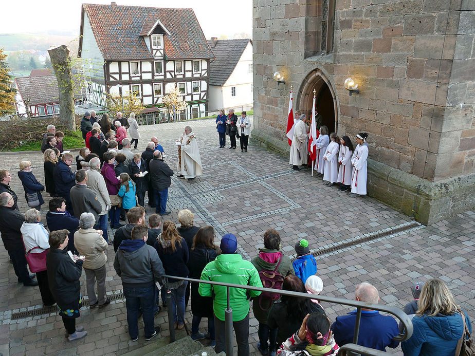 Lumen Christi - Auferstehungsmesse in St. Crescentius (Foto: Karl-Franz Thiede)